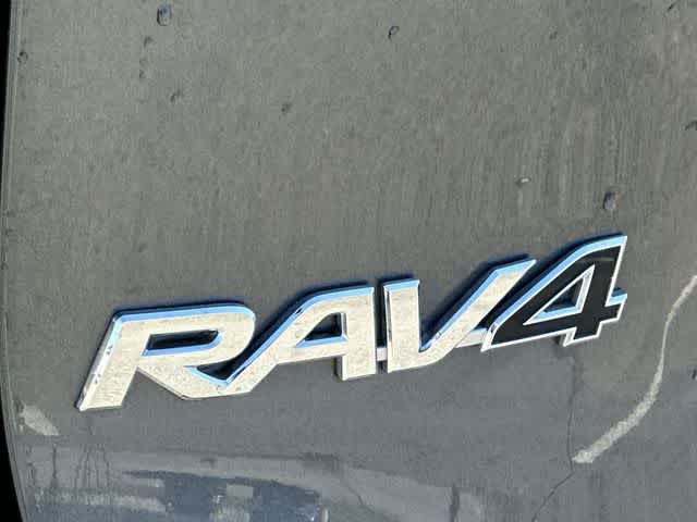 Thumbnail: 2022 Toyota RAV4 - 14
