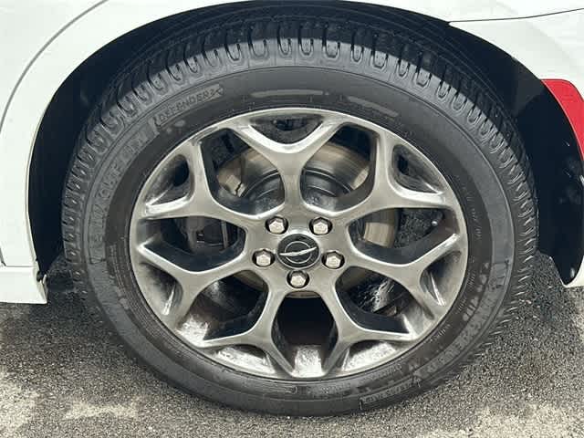 Thumbnail: 2016 Chrysler 300 - 5