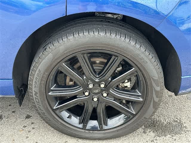 2022 Ford Edge  5