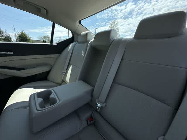 Thumbnail: 2019 Nissan Altima - 17