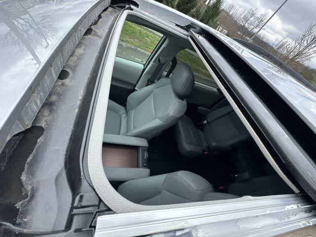 Thumbnail: 2023 Toyota Sienna - 6