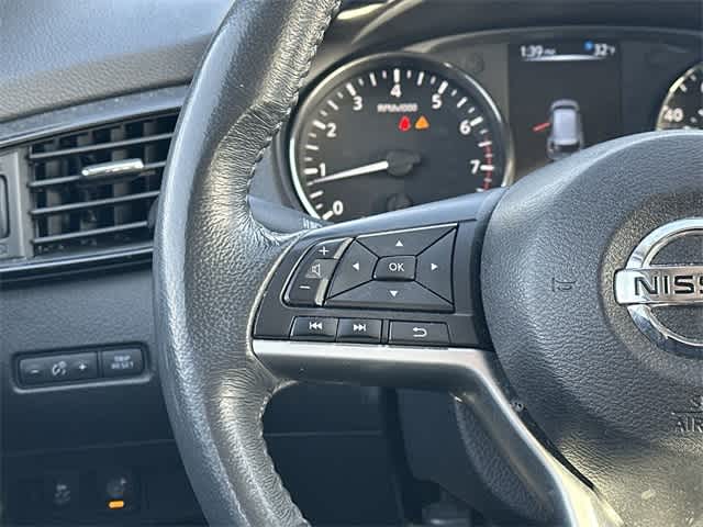 Thumbnail: 2017 Nissan Rogue - 8