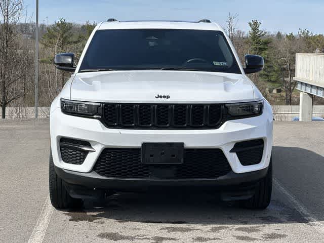 Thumbnail: 2022 Jeep Grand Cherokee - 22