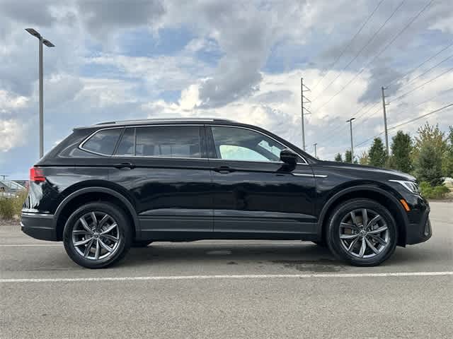 Thumbnail: 2022 Volkswagen Tiguan - 3