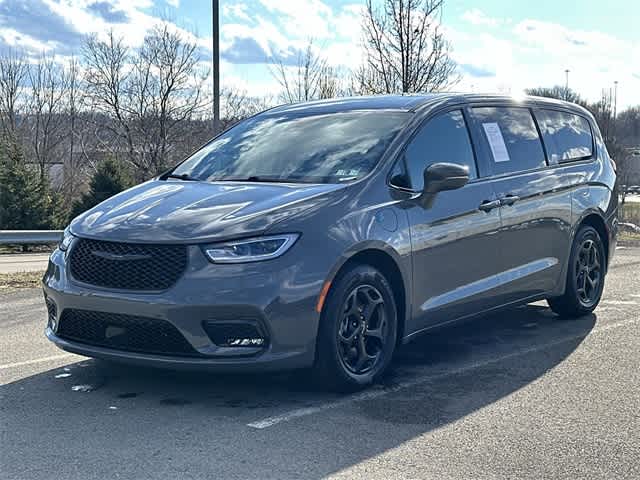 Thumbnail: 2022 Chrysler Pacifica - 1