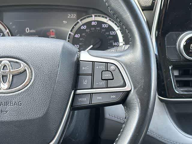Thumbnail: 2023 Toyota Highlander - 9