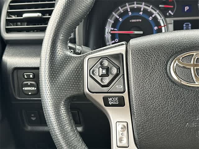 Thumbnail: 2016 Toyota 4Runner - 9