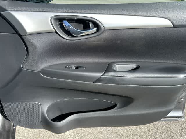 Thumbnail: 2018 Nissan Sentra - 18