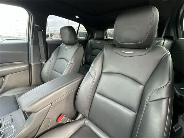 Thumbnail: 2023 Cadillac XT4 - 17