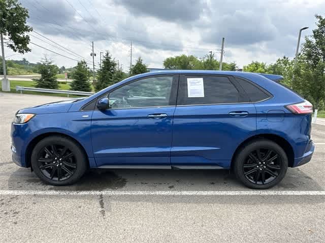 2022 Ford Edge  2