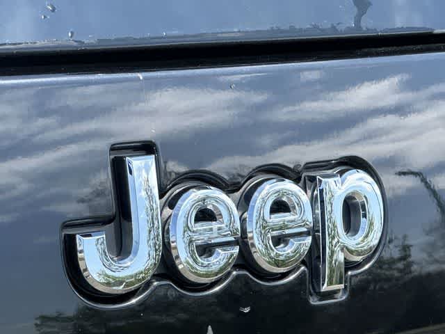 Thumbnail: 2019 Jeep Cherokee - 18