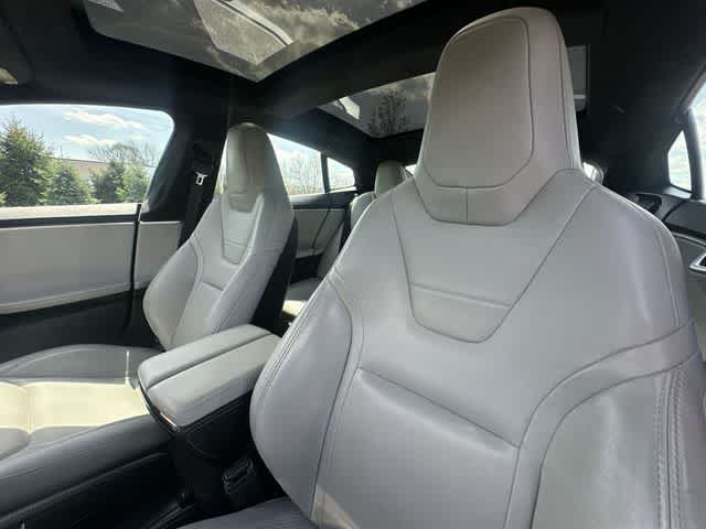 Thumbnail: 2015 Tesla Model S - 15