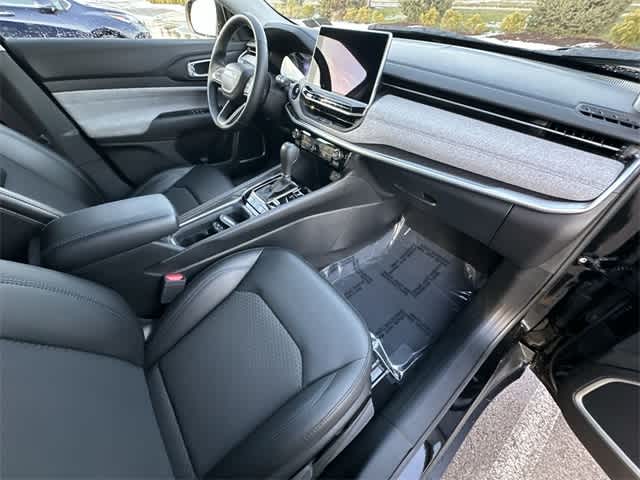 Thumbnail: 2022 Jeep Compass - 21