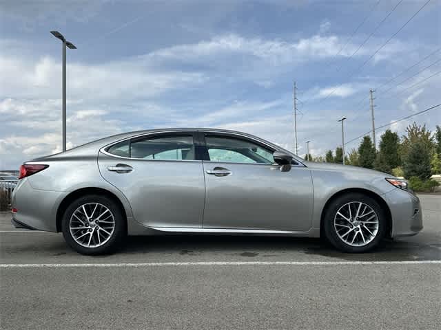 Thumbnail: 2017 Lexus ES - 3