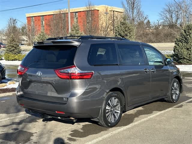 Thumbnail: 2020 Toyota Sienna - 35