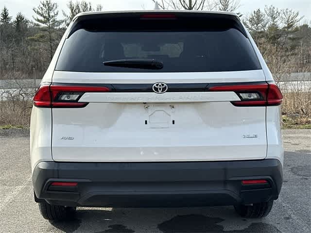 Thumbnail: 2024 Toyota Grand Highlander - 4