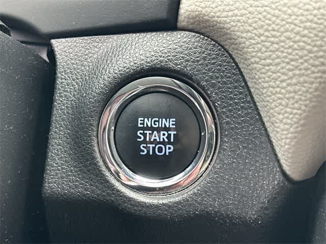 Thumbnail: 2019 Toyota RAV4 - 11