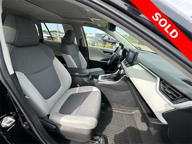 Thumbnail: 2022 Toyota RAV4 - 19