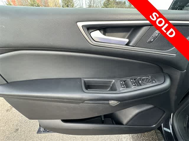 Thumbnail: 2022 Ford Edge - 16