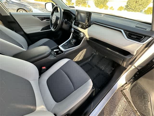 Thumbnail: 2021 Toyota RAV4 - 21