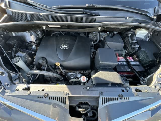 Thumbnail: 2020 Toyota Sienna - 29