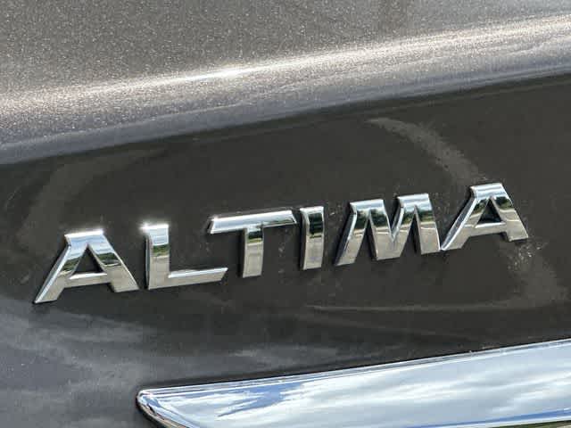 Thumbnail: 2015 Nissan Altima - 16