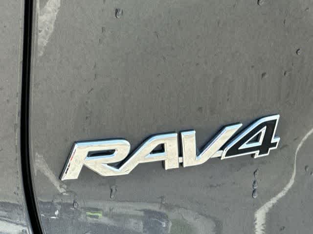 Thumbnail: 2022 Toyota RAV4 - 19