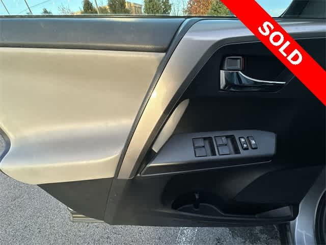 Thumbnail: 2018 Toyota RAV4 - 19