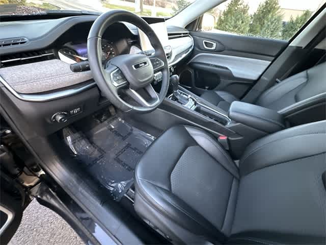 Thumbnail: 2022 Jeep Compass - 16