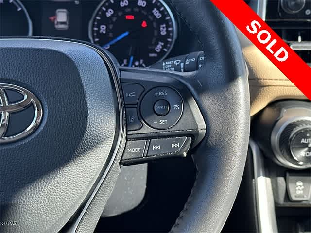 Thumbnail: 2021 Toyota RAV4 - 10