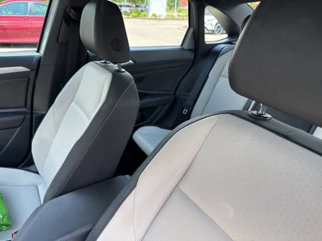 Thumbnail: 2019 Volkswagen Jetta - 9
