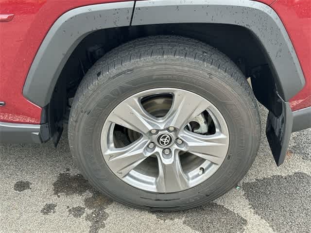 2022 Toyota RAV4 XLE 5