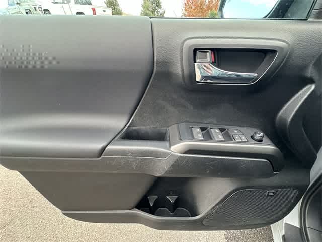 Thumbnail: 2021 Toyota Tacoma - 19