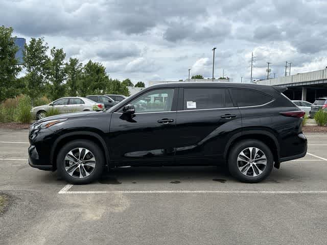 Thumbnail: 2024 Toyota Highlander - 2