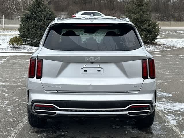 Thumbnail: 2023 Kia Sorento - 4