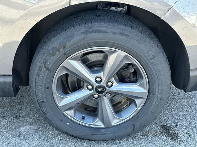 Thumbnail: 2022 Ford Edge - 5