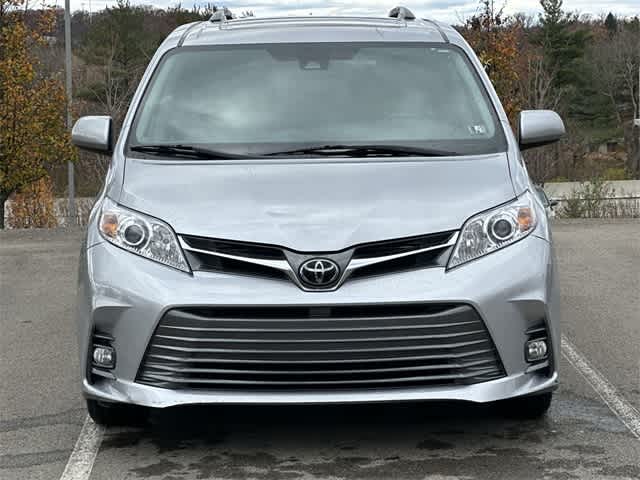 Thumbnail: 2018 Toyota Sienna - 22