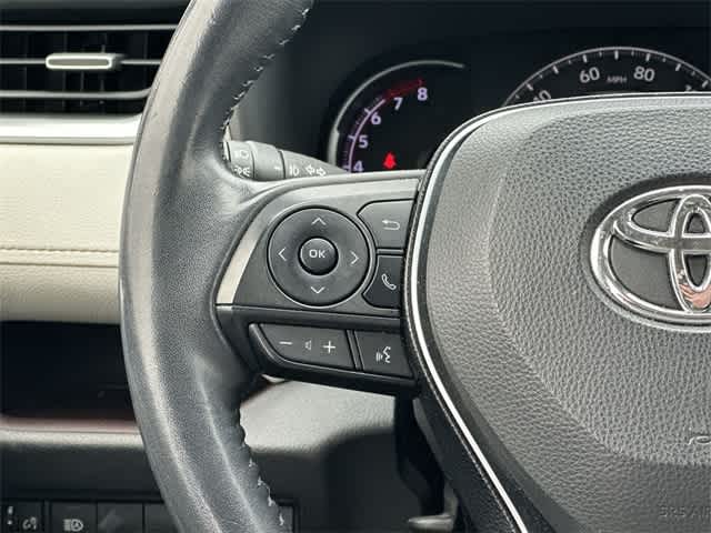 Thumbnail: 2019 Toyota RAV4 - 9