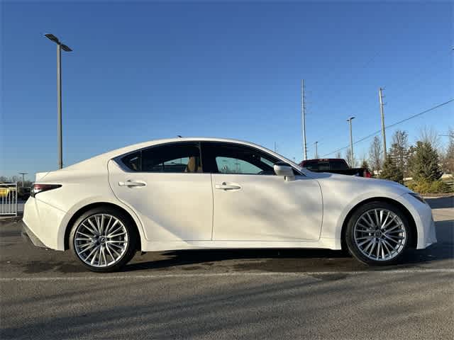 Thumbnail: 2022 Lexus IS - 3