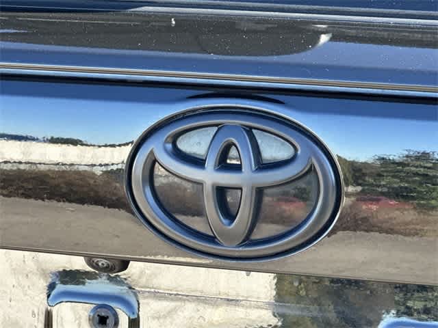 Thumbnail: 2022 Toyota RAV4 - 27