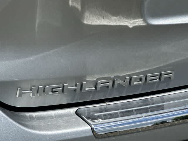 Thumbnail: 2023 Toyota Highlander - 17