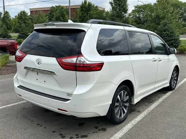2019 Toyota Sienna SE Premium 23