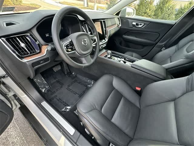 Thumbnail: 2025 Volvo S60 - 17