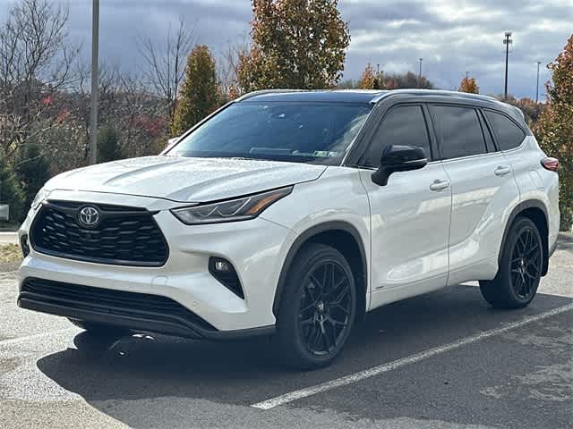 Thumbnail: 2022 Toyota Highlander - 1