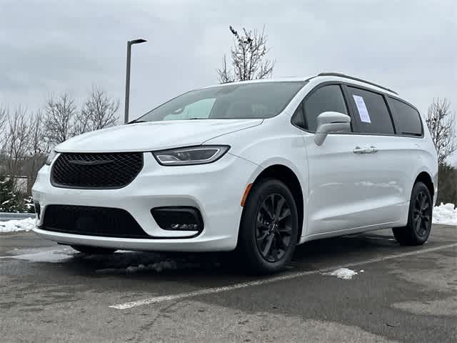 Thumbnail: 2021 Chrysler Pacifica - 23