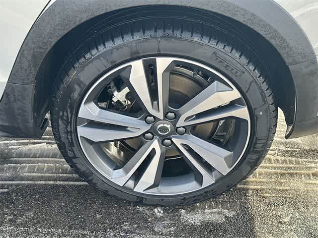 Thumbnail: 2025 Volvo S60 - 5