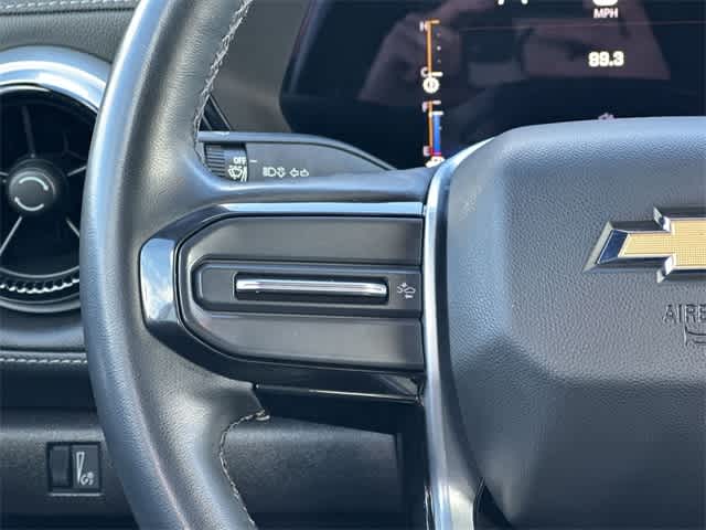 Thumbnail: 2023 Chevrolet Colorado - 8