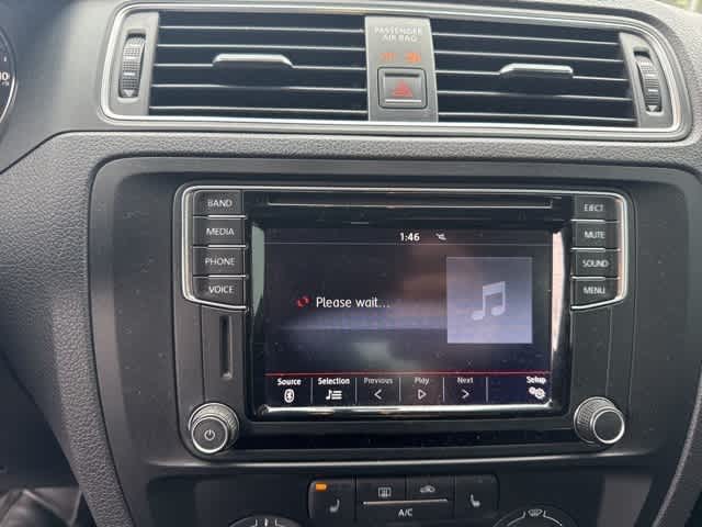 Thumbnail: 2017 Volkswagen Jetta - 8