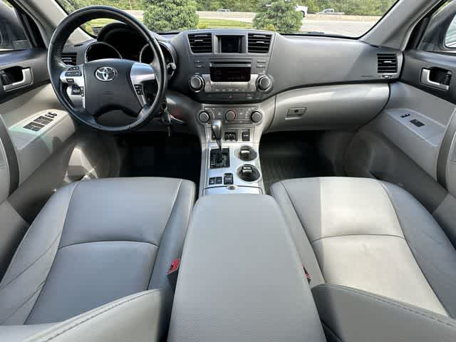Thumbnail: 2012 Toyota Highlander - 19
