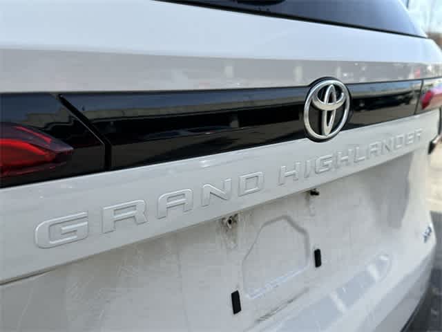 Thumbnail: 2024 Toyota Grand Highlander - 17